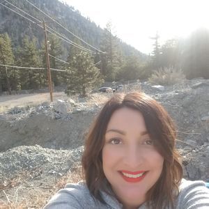 Meet your Posher, Yvette